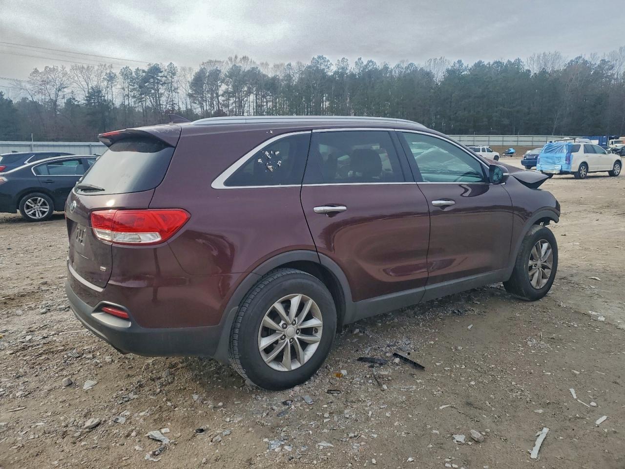 2017 KIA SORENTO LX photo 5