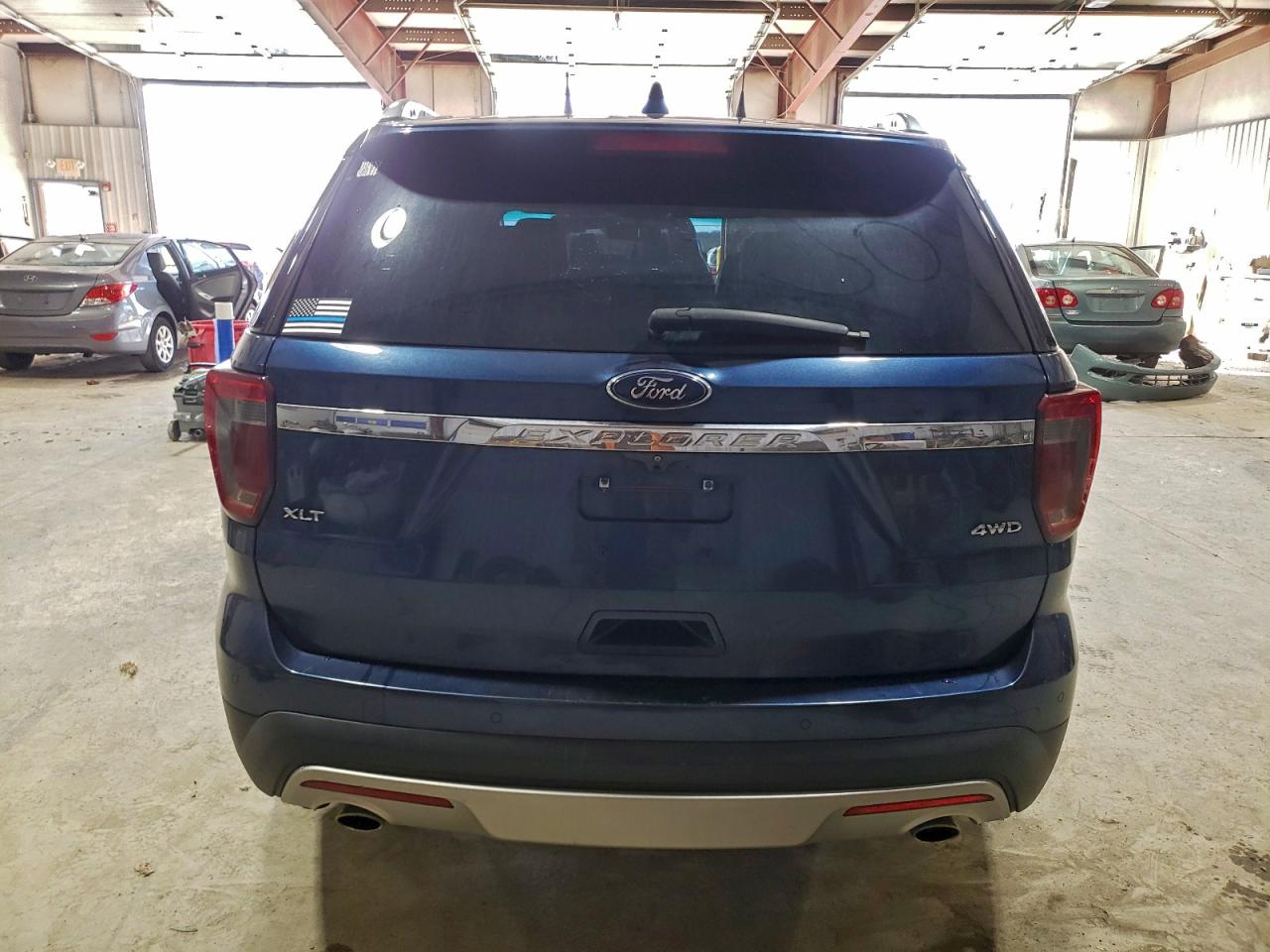 2017 FORD EXPLORER XLT photo 6