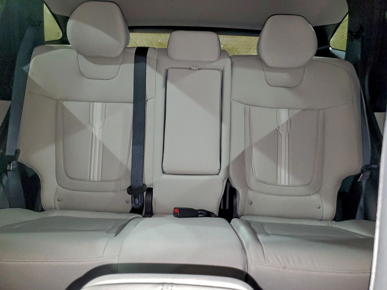 2026 HYUNDAI TUCSON SEL photo 10