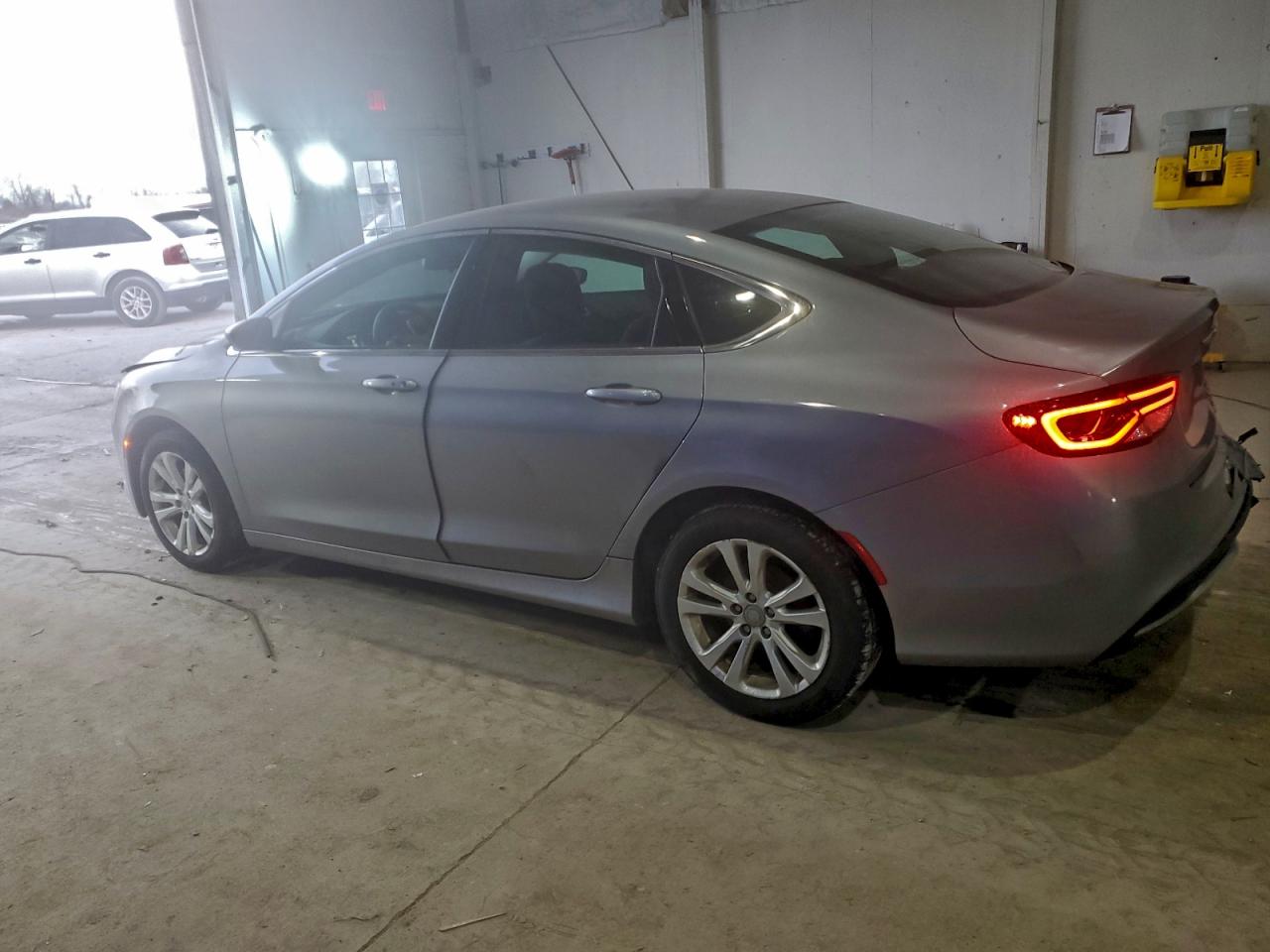 2015 CHRYSLER 200 LIMITED photo 3