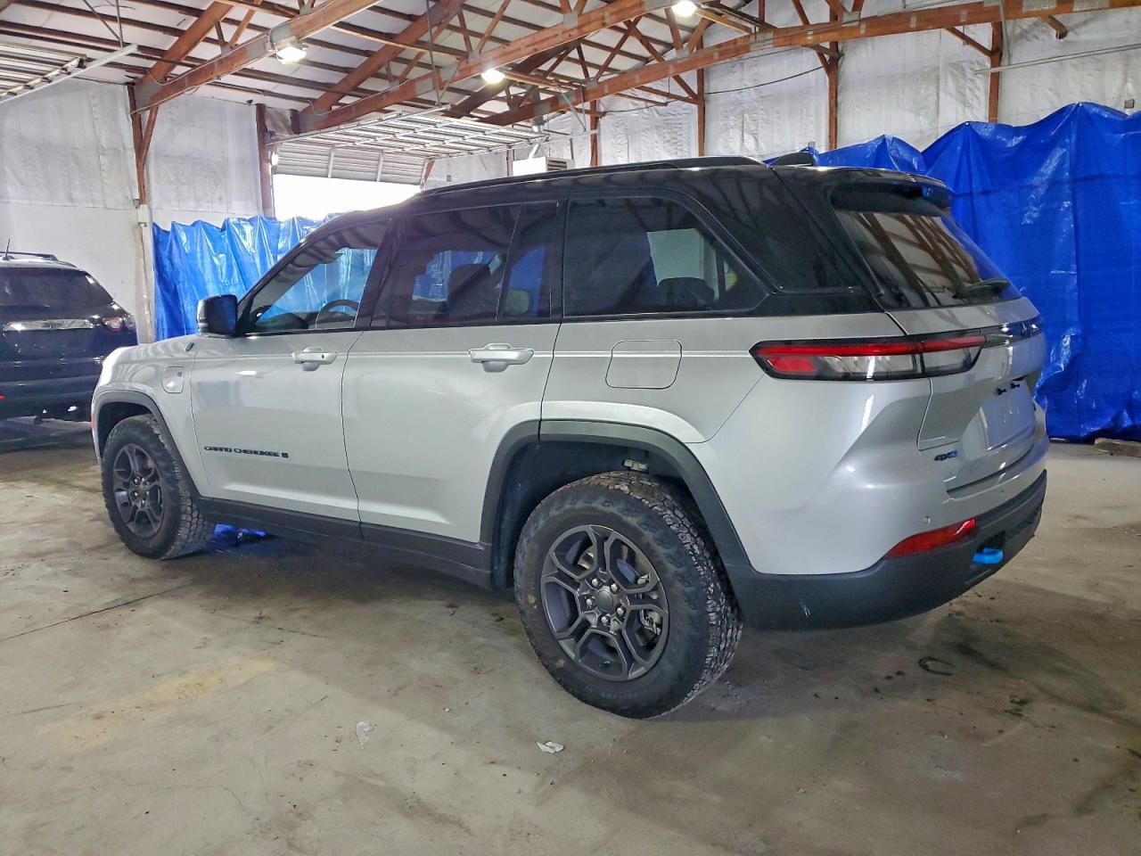 2024 JEEP GRAND CHEROKEE TRAILHAWK 4XE photo 2