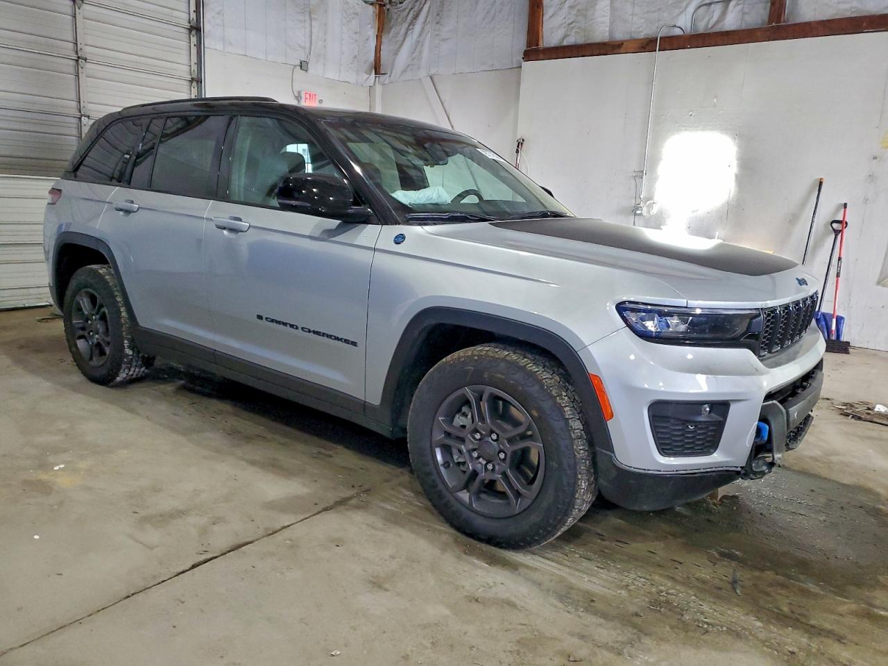 2024 JEEP GRAND CHEROKEE TRAILHAWK 4XE photo 4