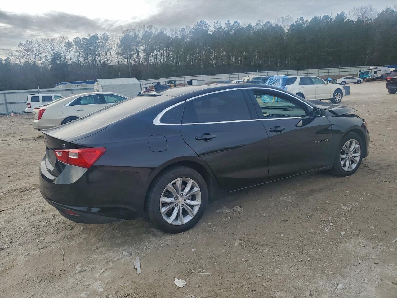 2023 CHEVROLET MALIBU LT photo 3