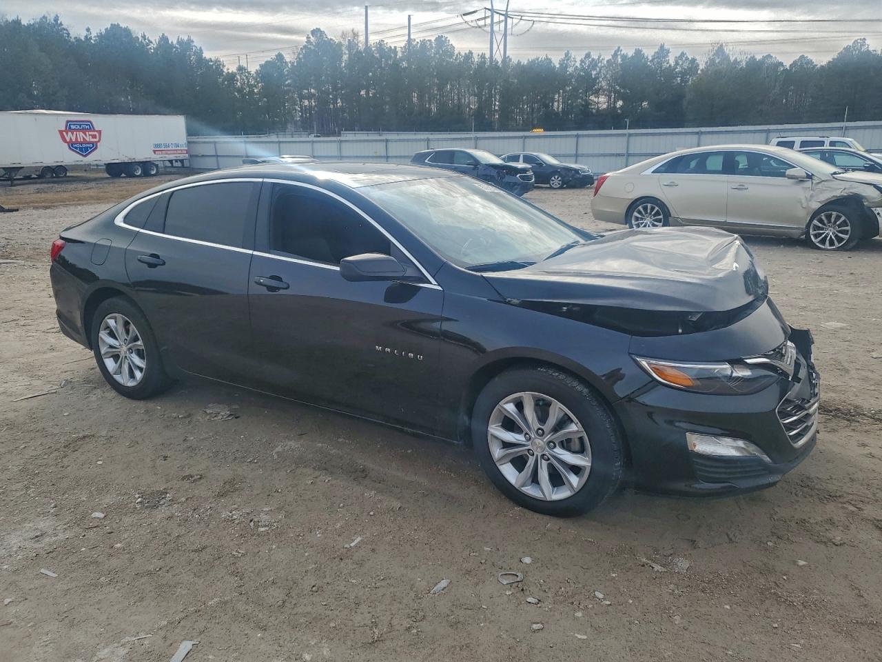 2023 CHEVROLET MALIBU LT photo 4