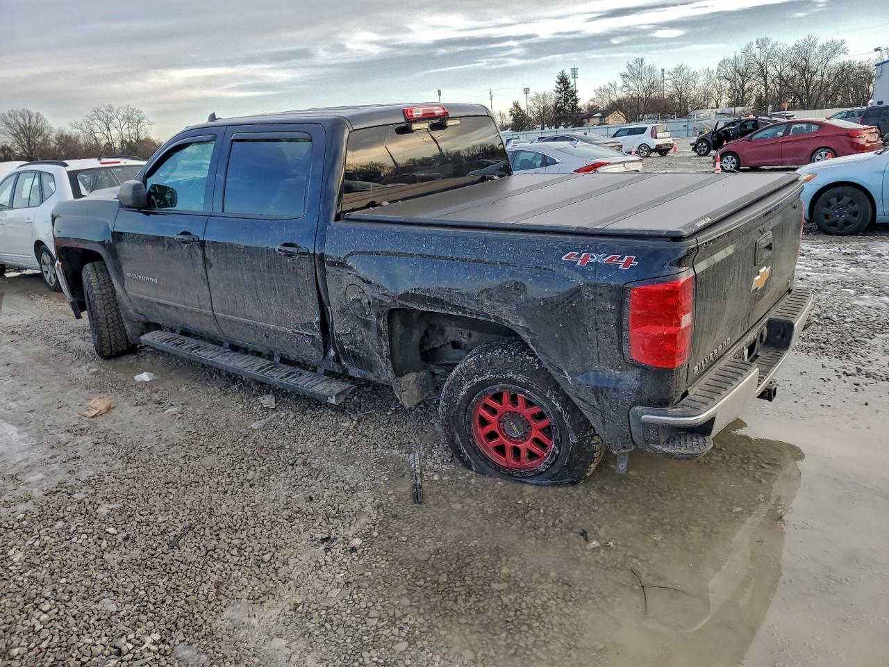 2016 CHEVROLET SILVERADO K1500 LT photo 2