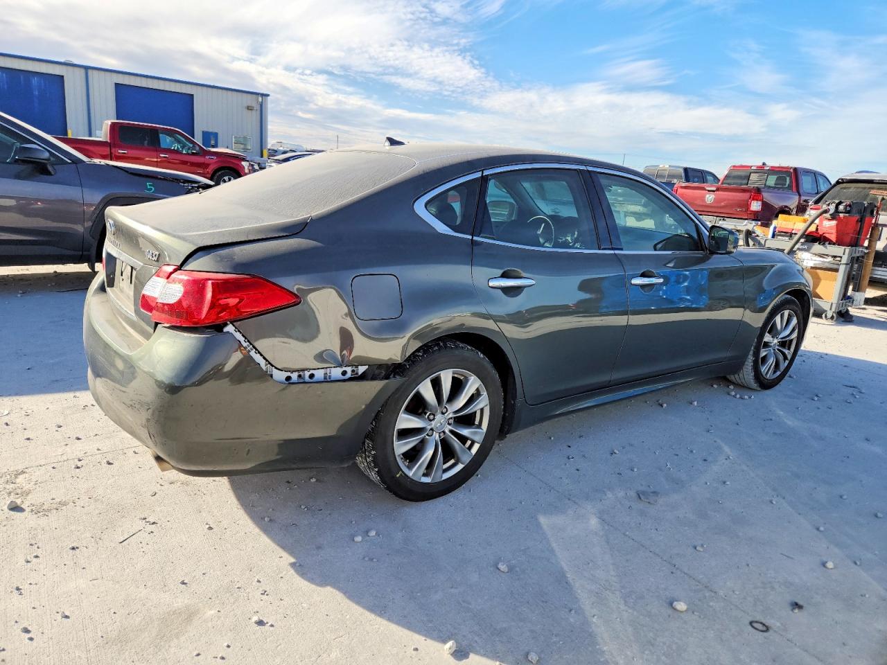 2012 INFINITI M37 photo 3