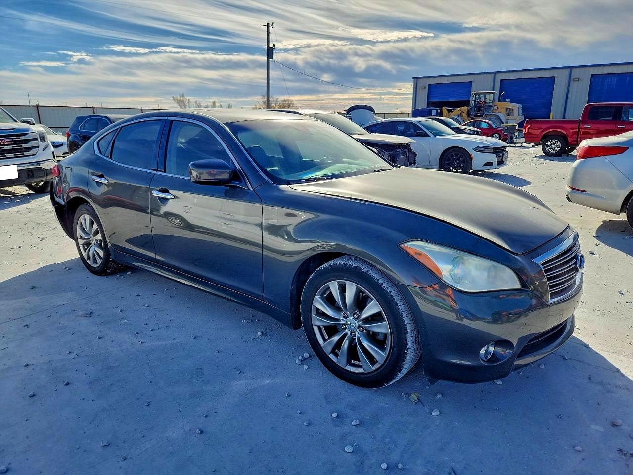2012 INFINITI M37 photo 4