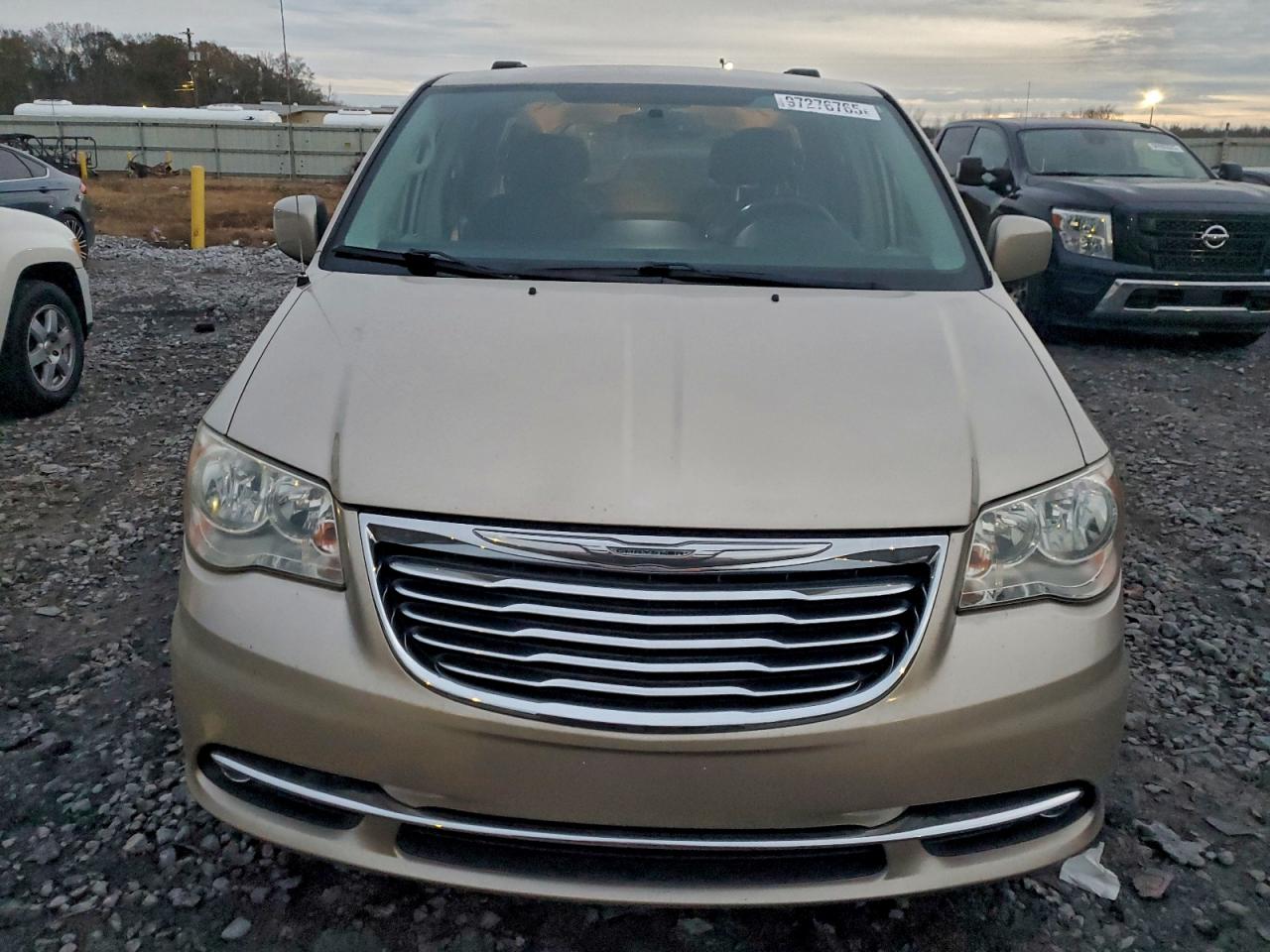 2012 CHRYSLER TOWN & COUNTRY TOURING photo 5