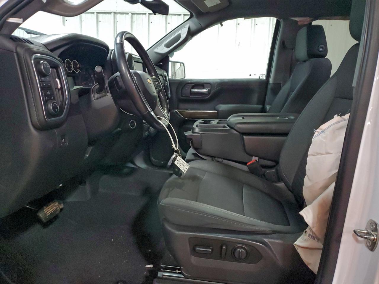 2020 CHEVROLET SILVERADO K1500 LT photo 19
