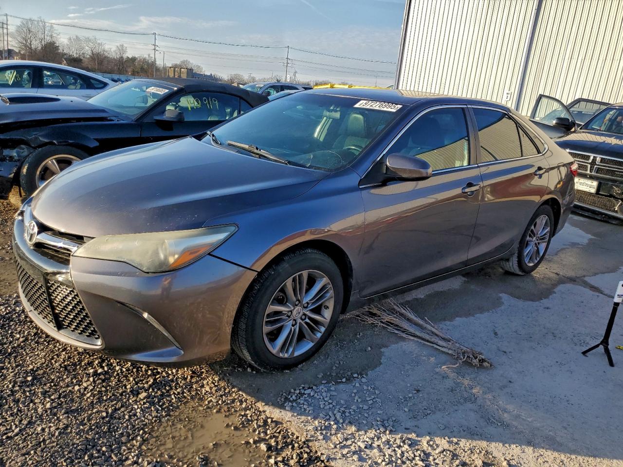 2015 TOYOTA CAMRY LE photo 2