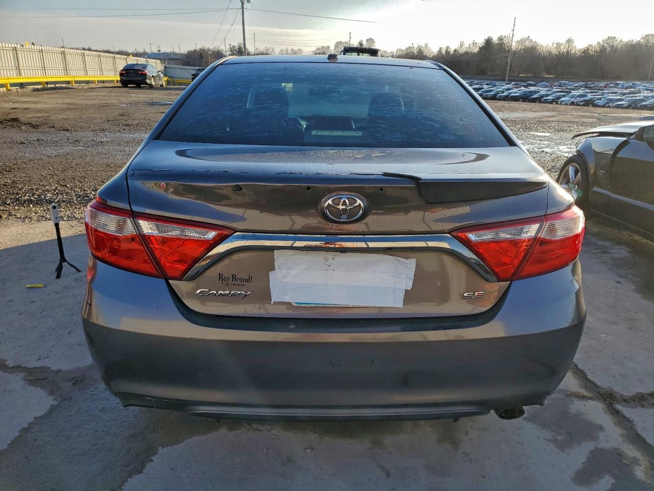2015 TOYOTA CAMRY LE photo 11