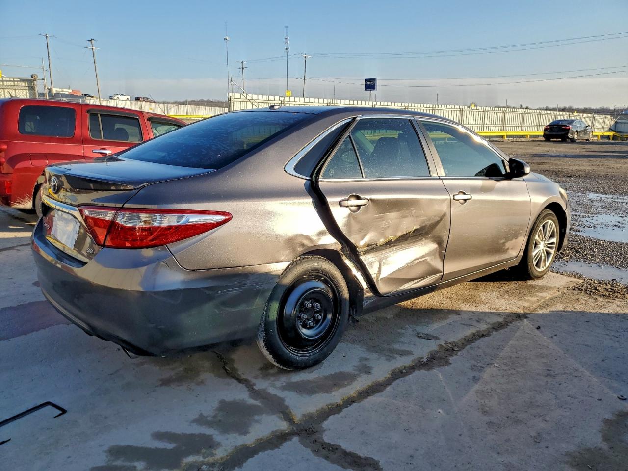2015 TOYOTA CAMRY LE photo 5
