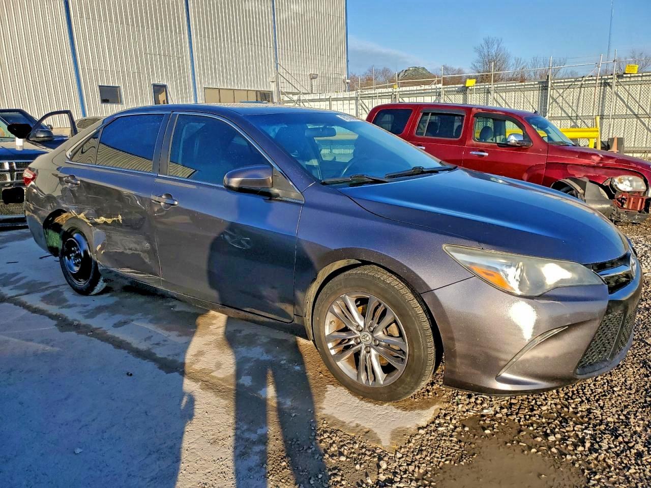 2015 TOYOTA CAMRY LE photo 7