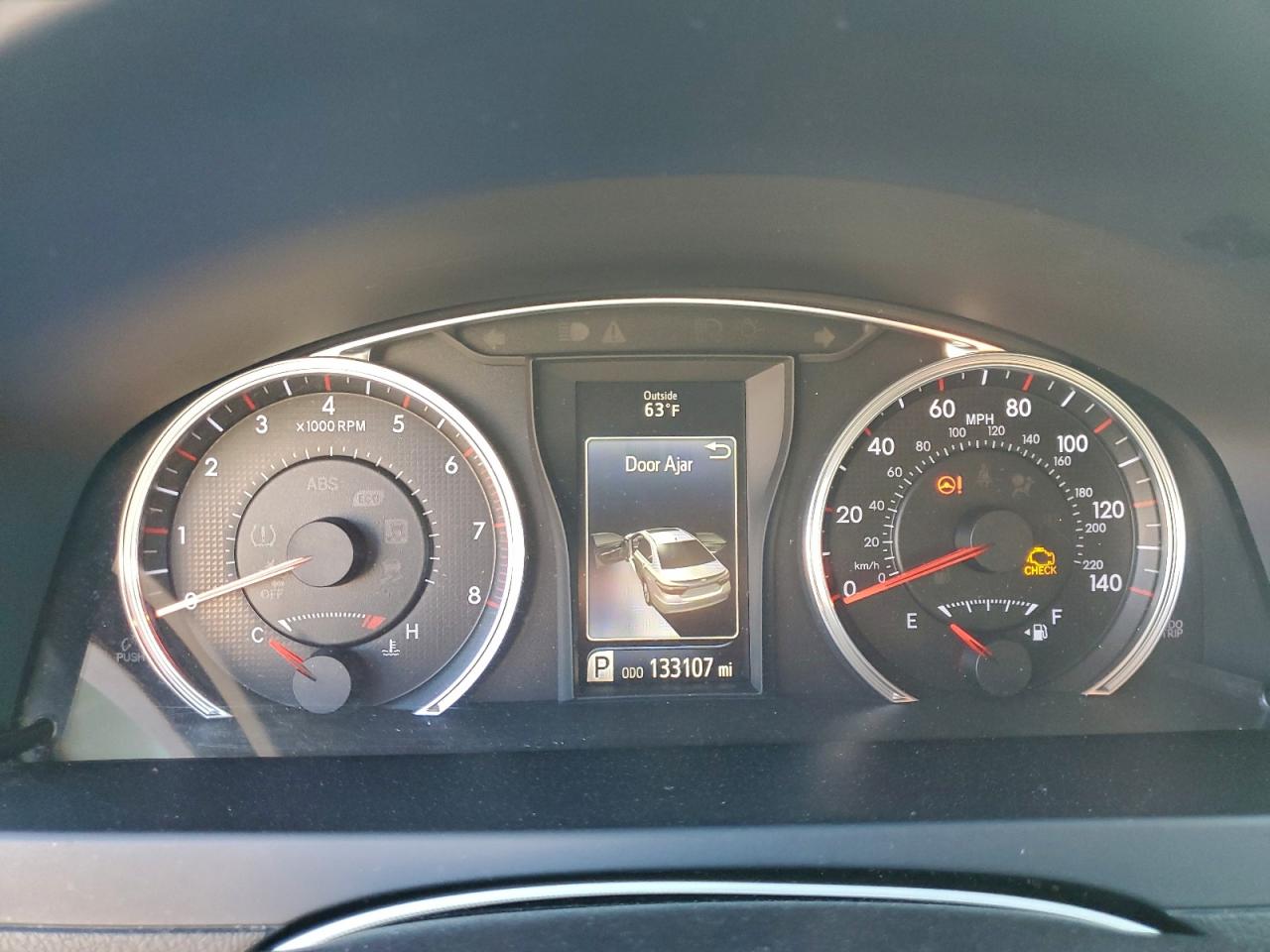 2015 TOYOTA CAMRY LE photo 17