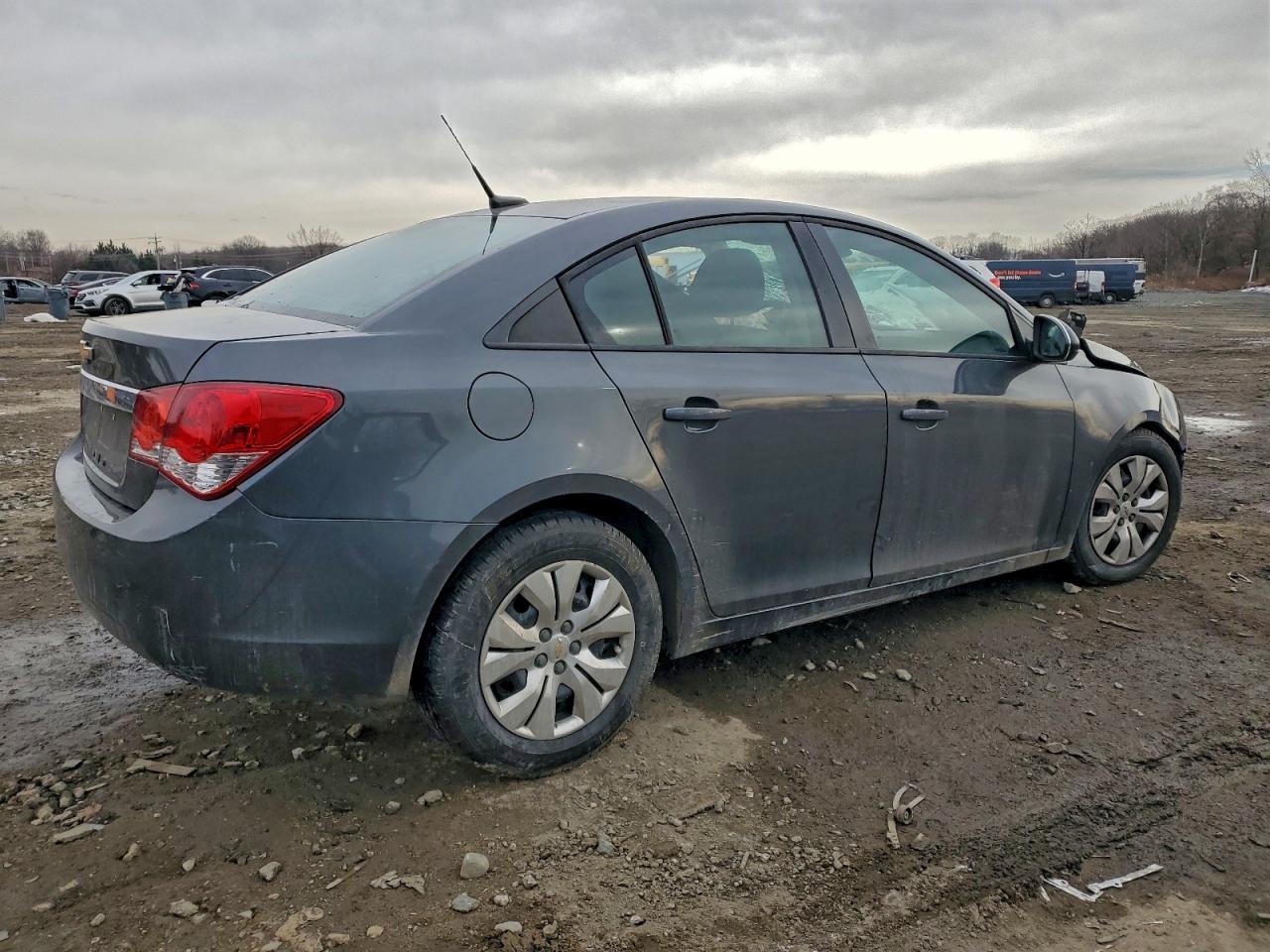 2013 CHEVROLET CRUZE LS photo 3