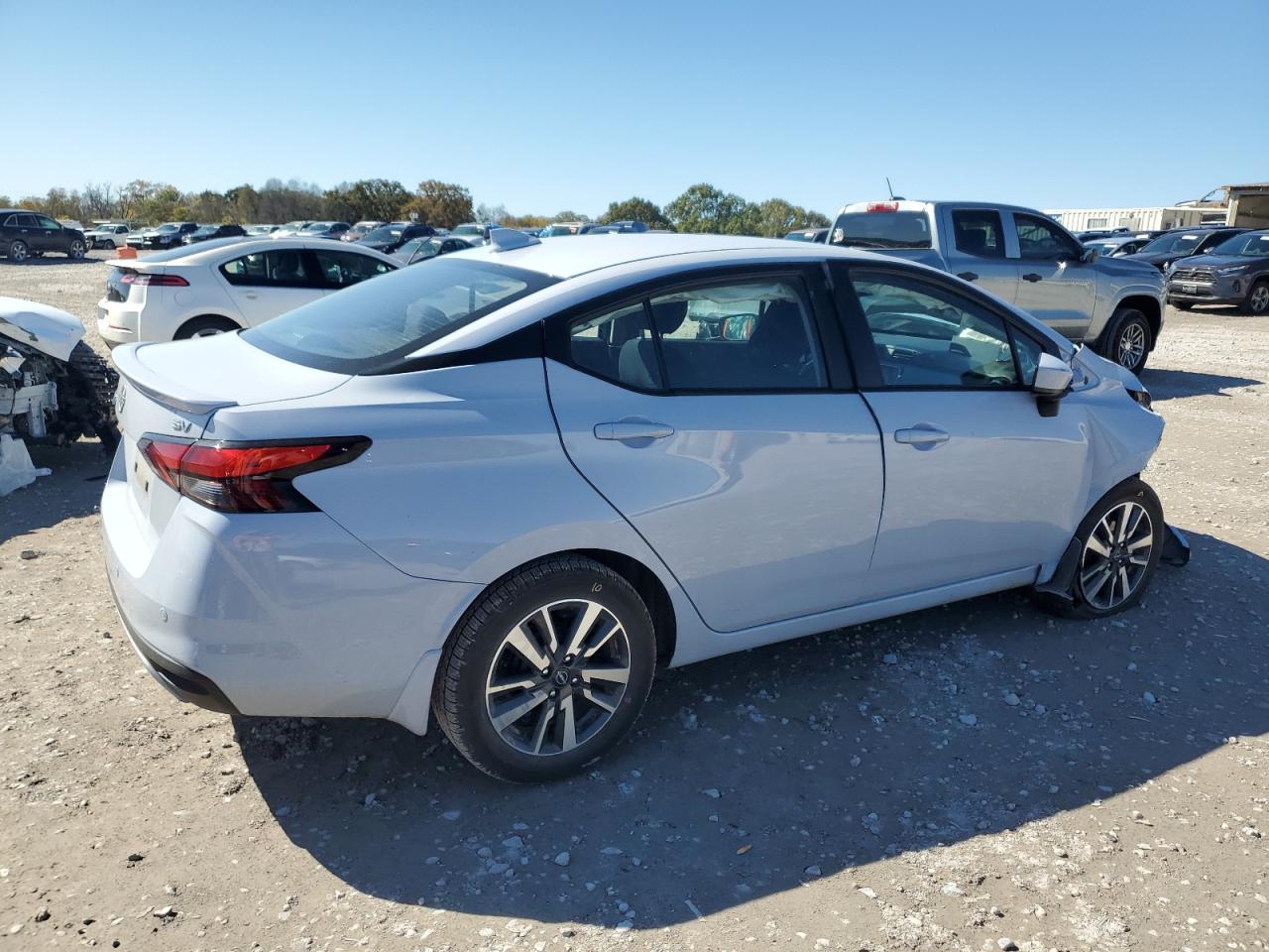 2024 NISSAN VERSA SV photo 3