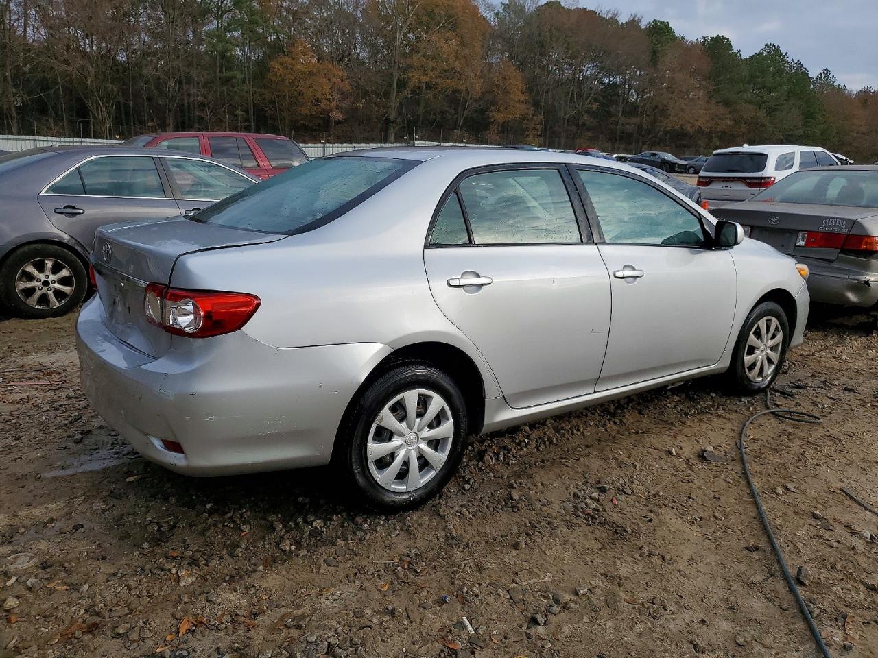2011 TOYOTA COROLLA BASE photo 3