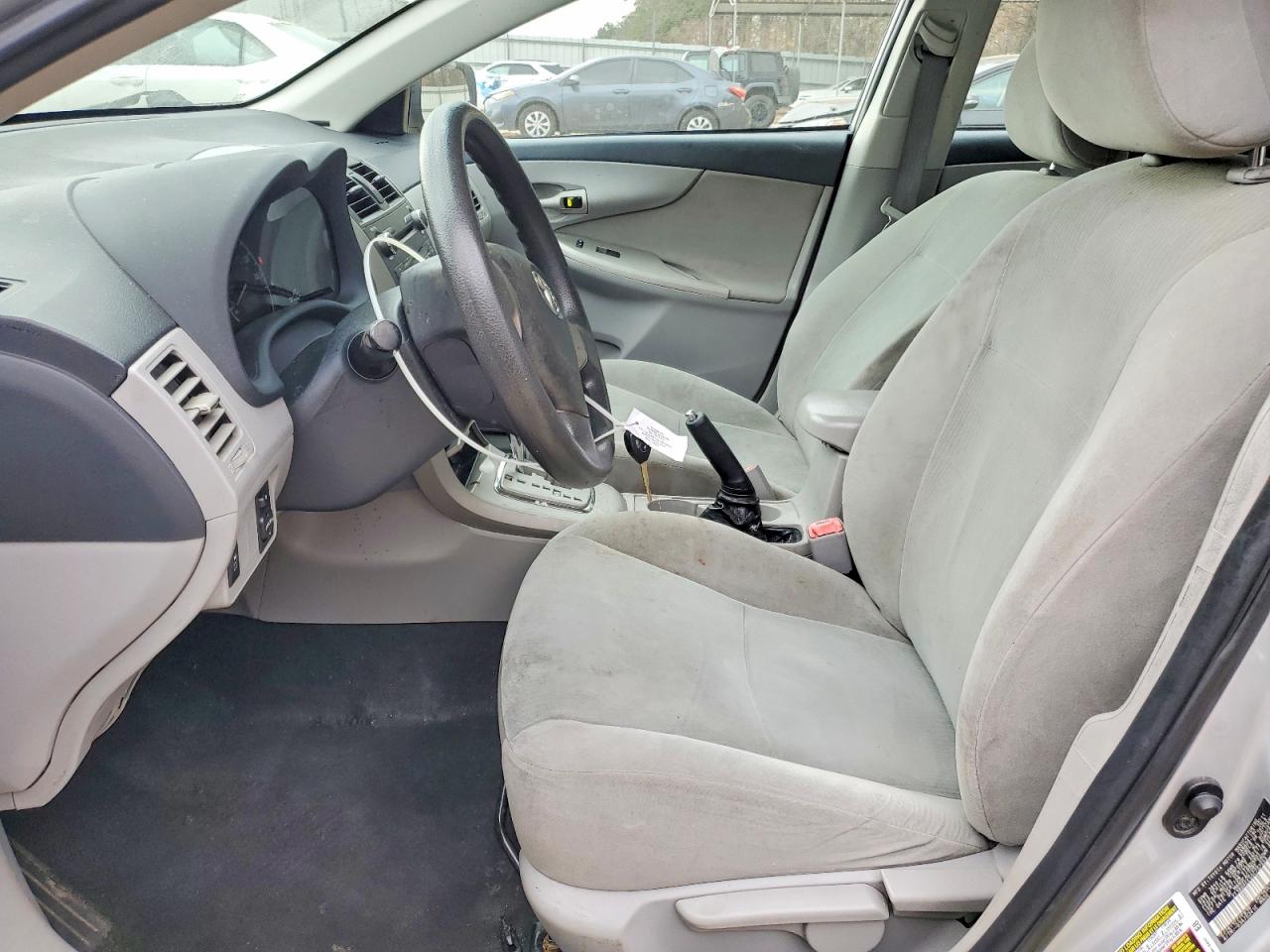 2011 TOYOTA COROLLA BASE photo 7