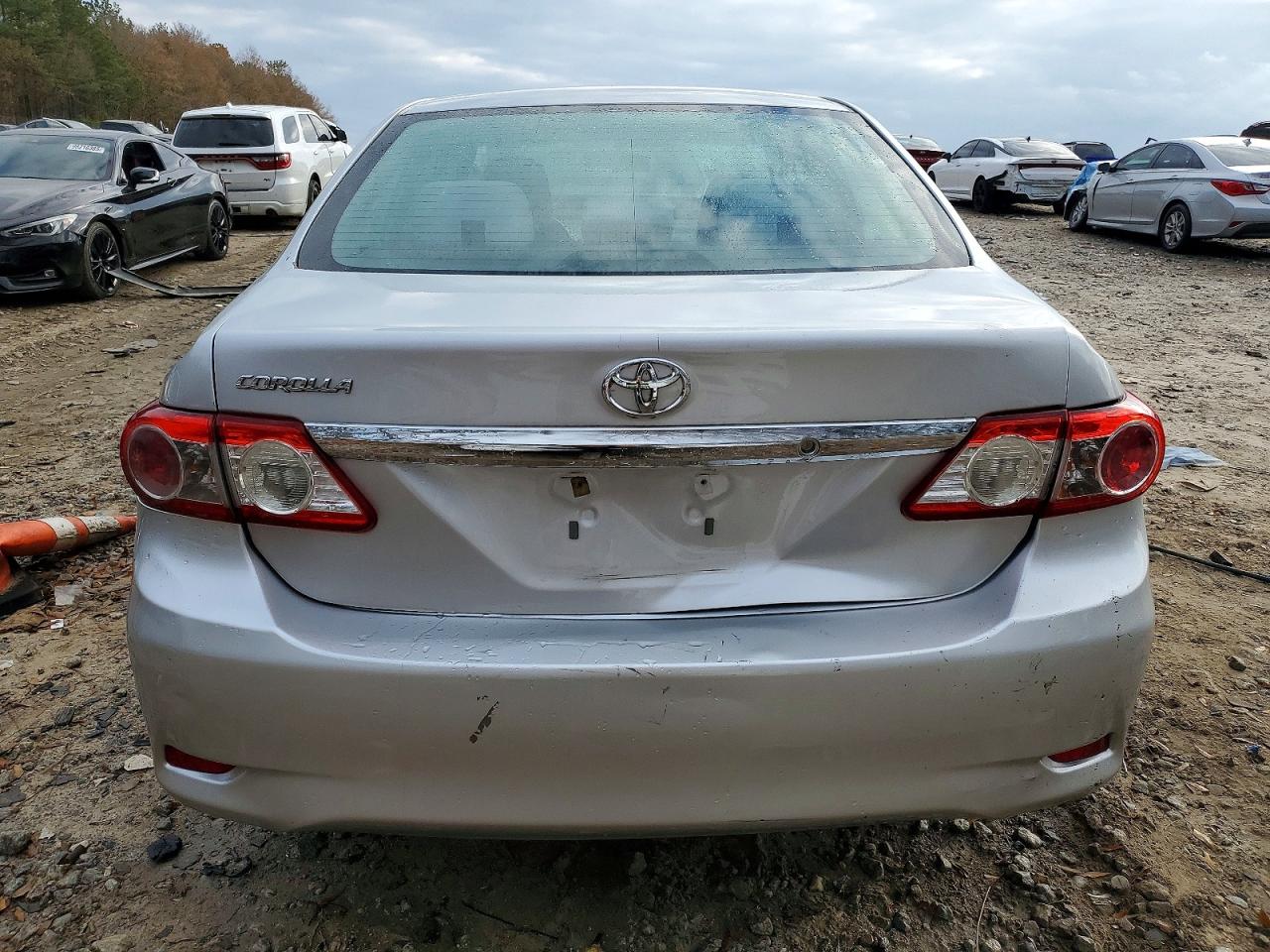 2011 TOYOTA COROLLA BASE photo 6