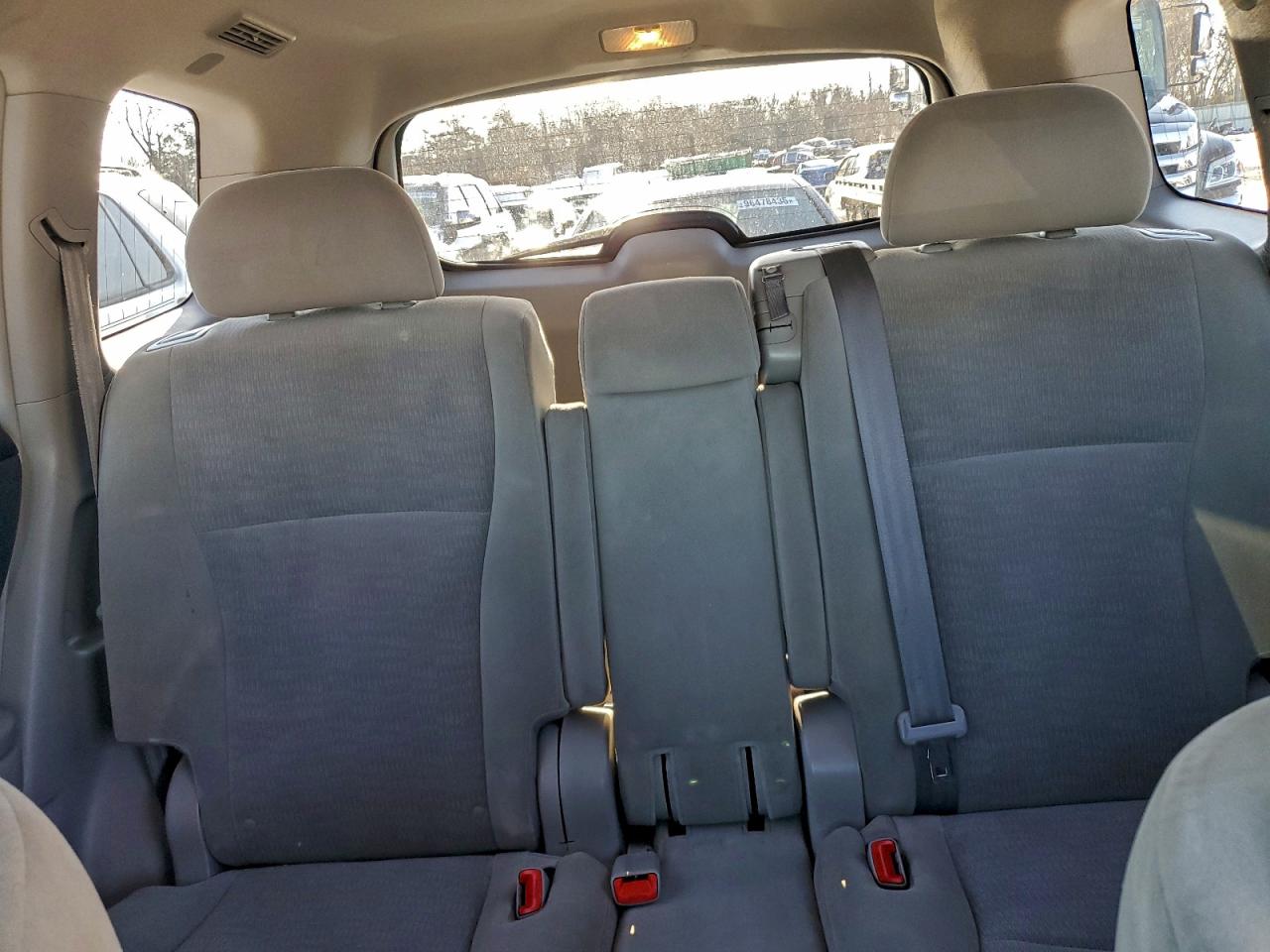 2011 TOYOTA HIGHLANDER BASE photo 19
