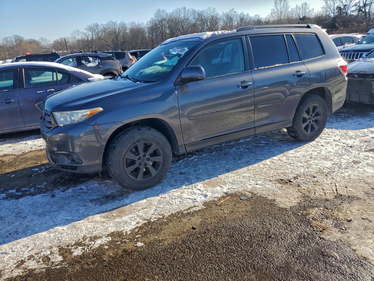 2011 TOYOTA HIGHLANDER