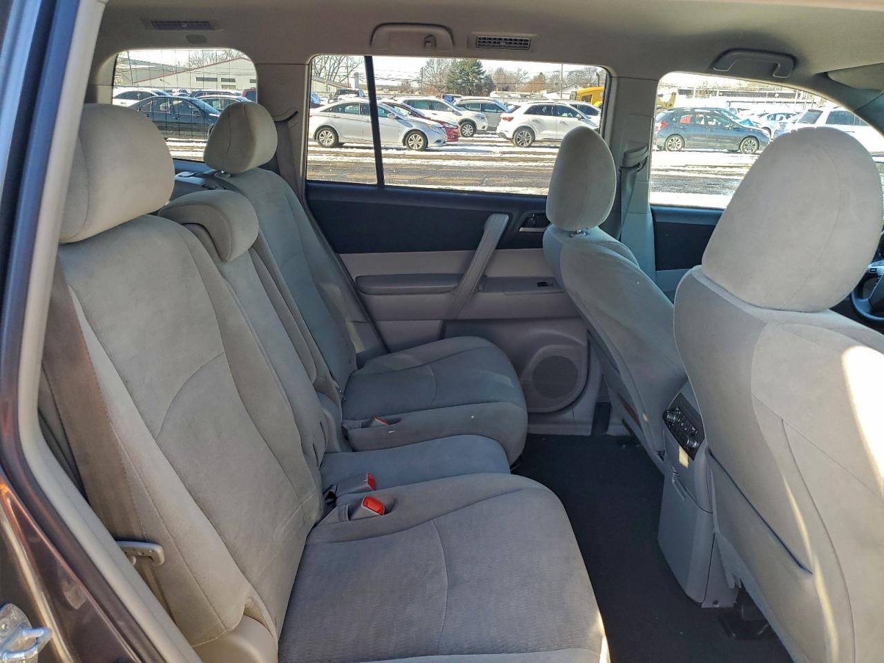 2011 TOYOTA HIGHLANDER BASE photo 21