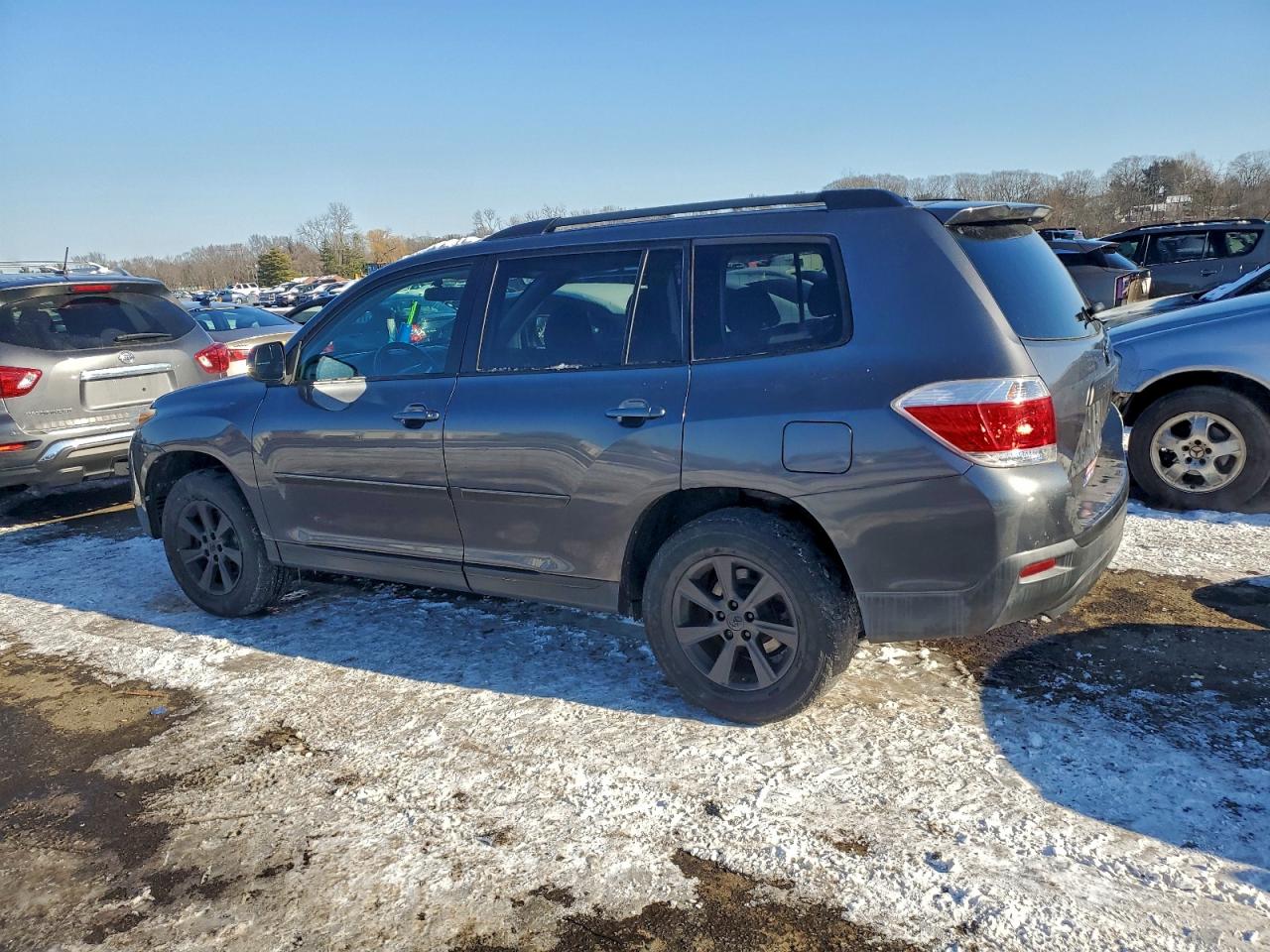 2011 TOYOTA HIGHLANDER BASE photo 3