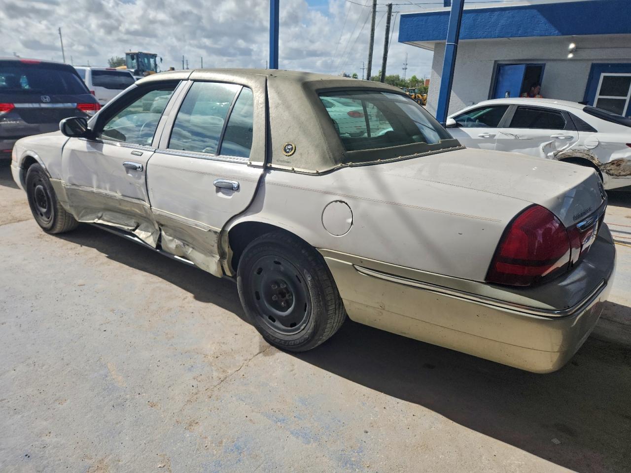 2003 MERCURY GRAND MARQUIS GS photo 3