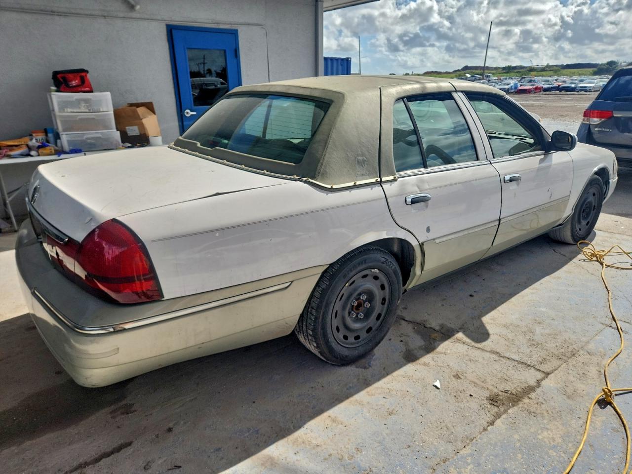 2003 MERCURY GRAND MARQUIS GS photo 5