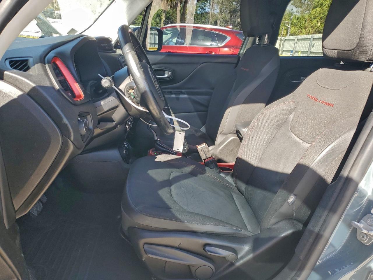 2017 JEEP RENEGADE TRAILHAWK photo 7