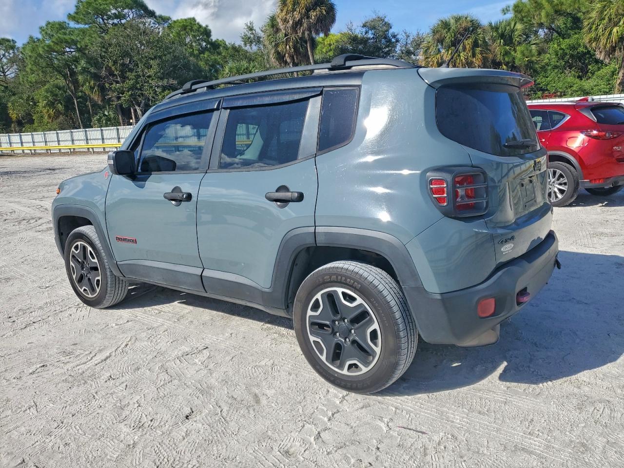 2017 JEEP RENEGADE TRAILHAWK photo 2