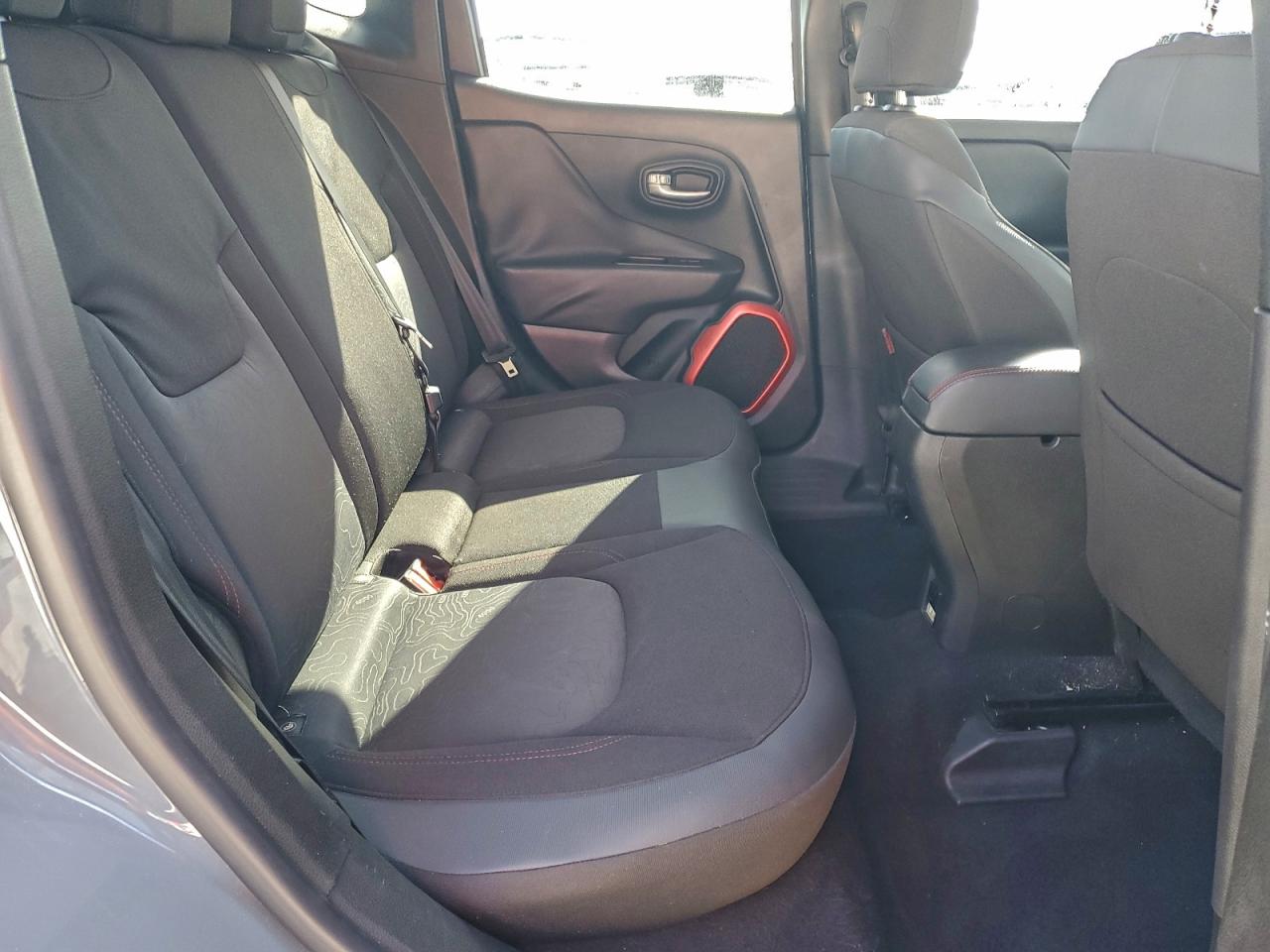 2017 JEEP RENEGADE TRAILHAWK photo 11
