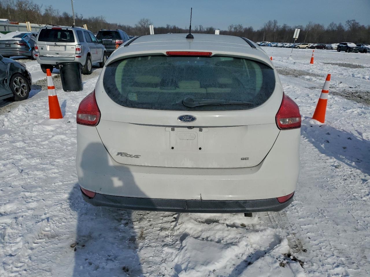 2017 FORD FOCUS SE photo 6
