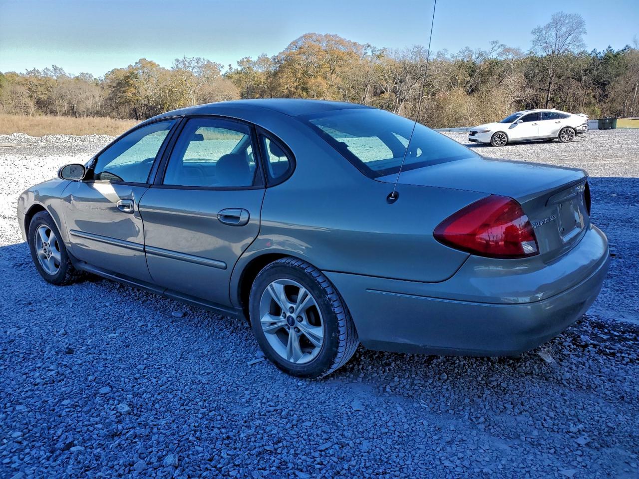 2003 FORD TAURUS SES photo 2