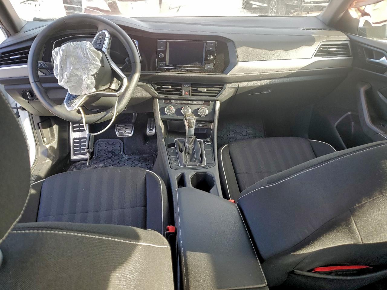 2024 VOLKSWAGEN JETTA SPORT photo 8