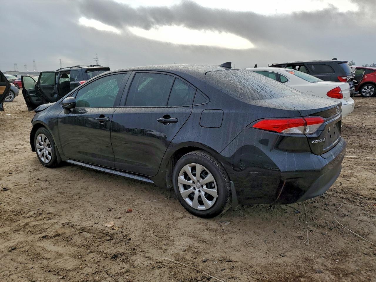 2025 TOYOTA COROLLA LE photo 2
