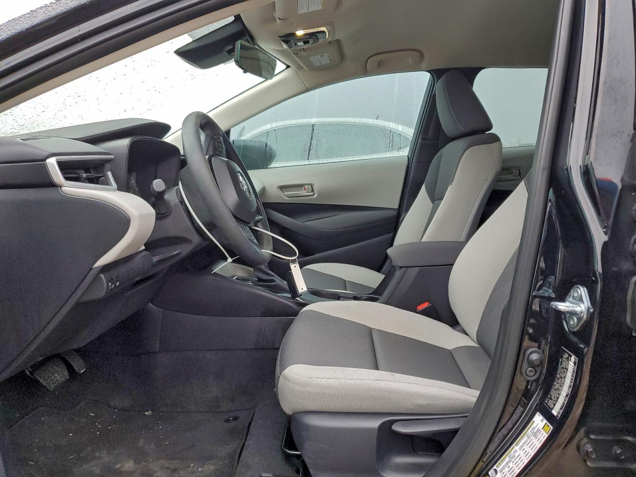 2025 TOYOTA COROLLA LE photo 7