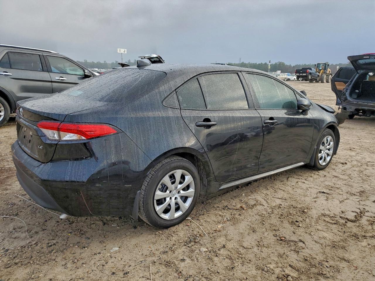 2025 TOYOTA COROLLA LE photo 3