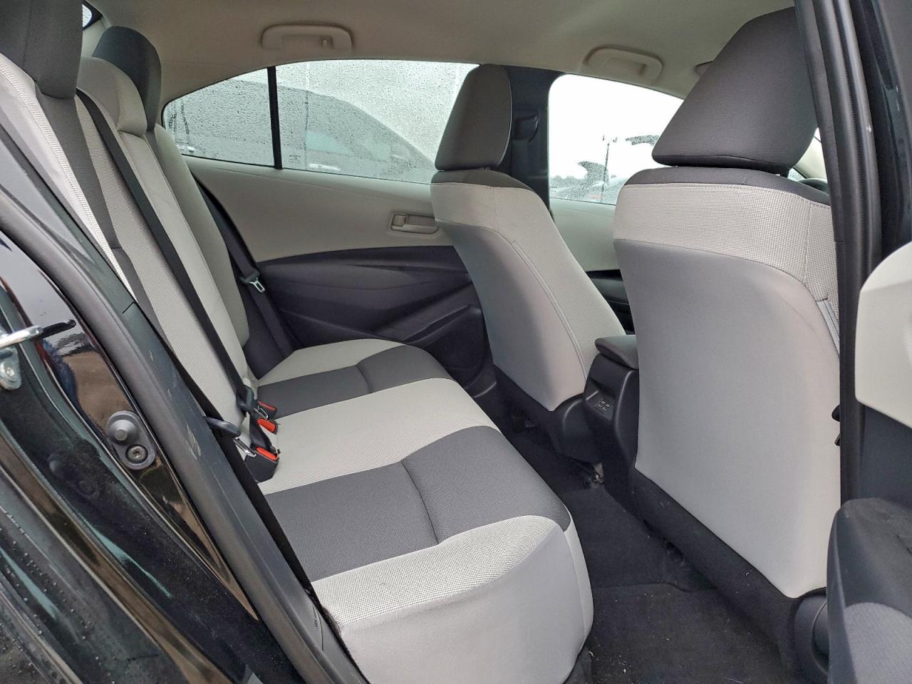 2025 TOYOTA COROLLA LE photo 10