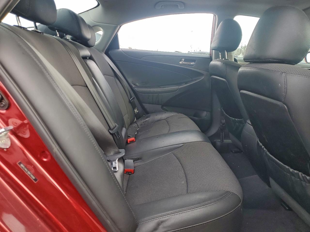 2013 HYUNDAI SONATA SE photo 19