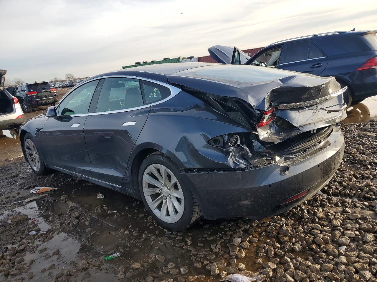 2018 TESLA MODEL S photo 2