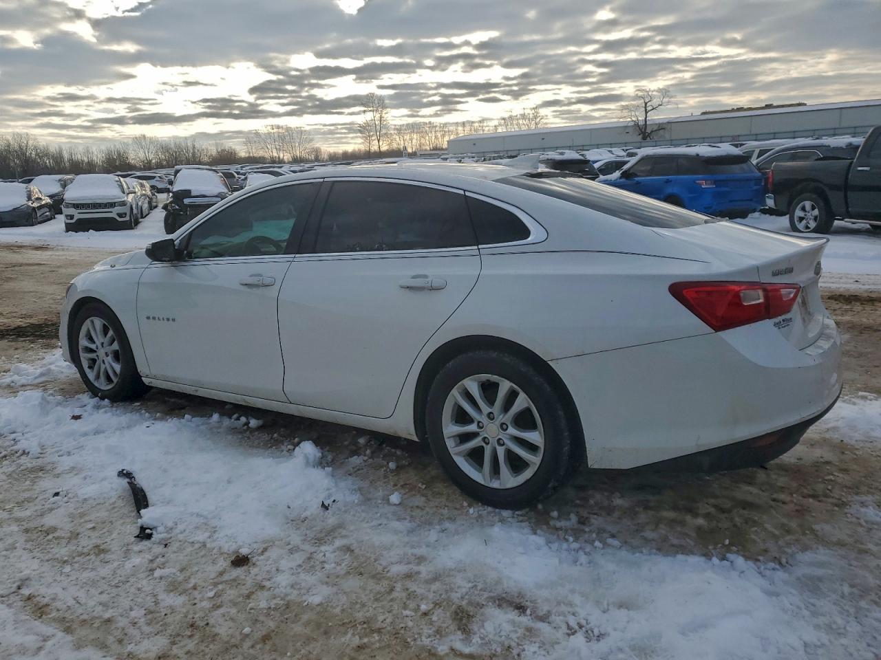 2018 CHEVROLET MALIBU LT photo 2