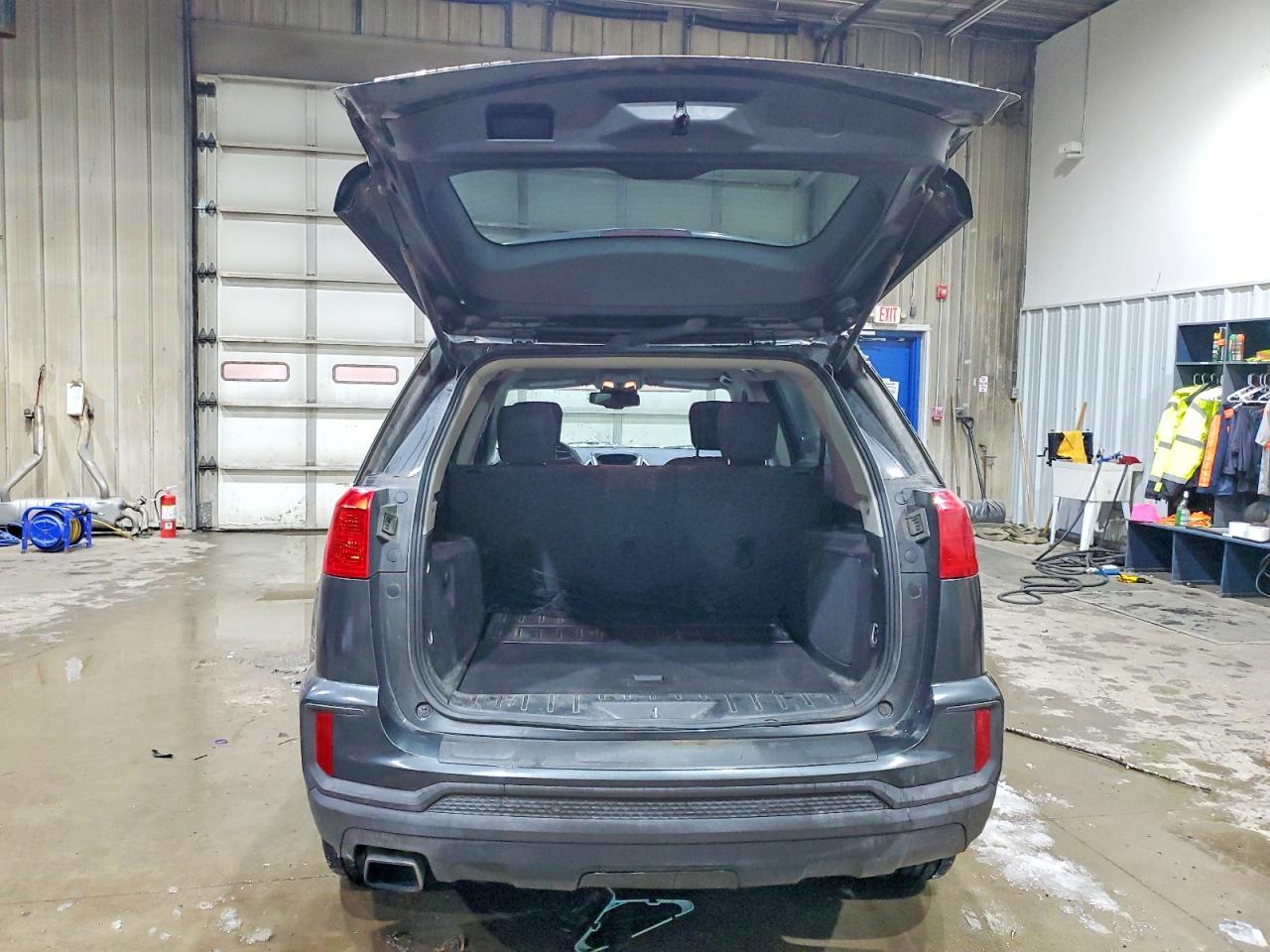 2017 GMC TERRAIN SLE photo 16