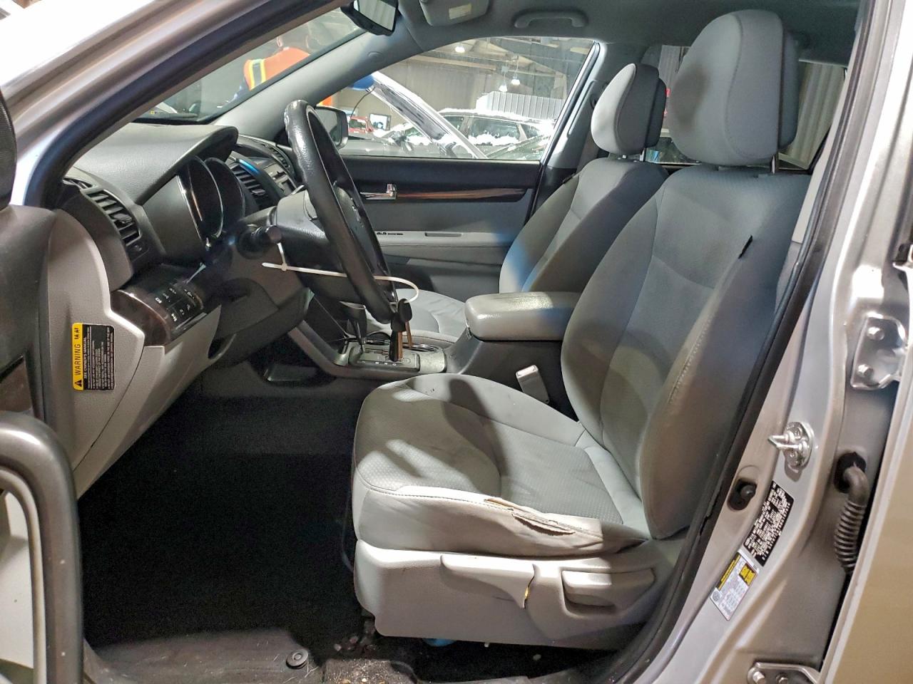 2011 KIA SORENTO BASE photo 19