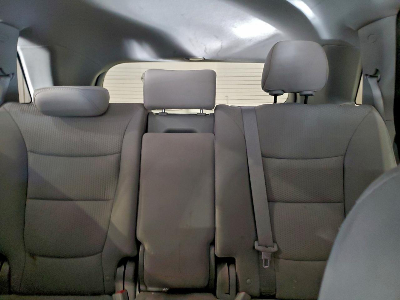 2011 KIA SORENTO BASE photo 28