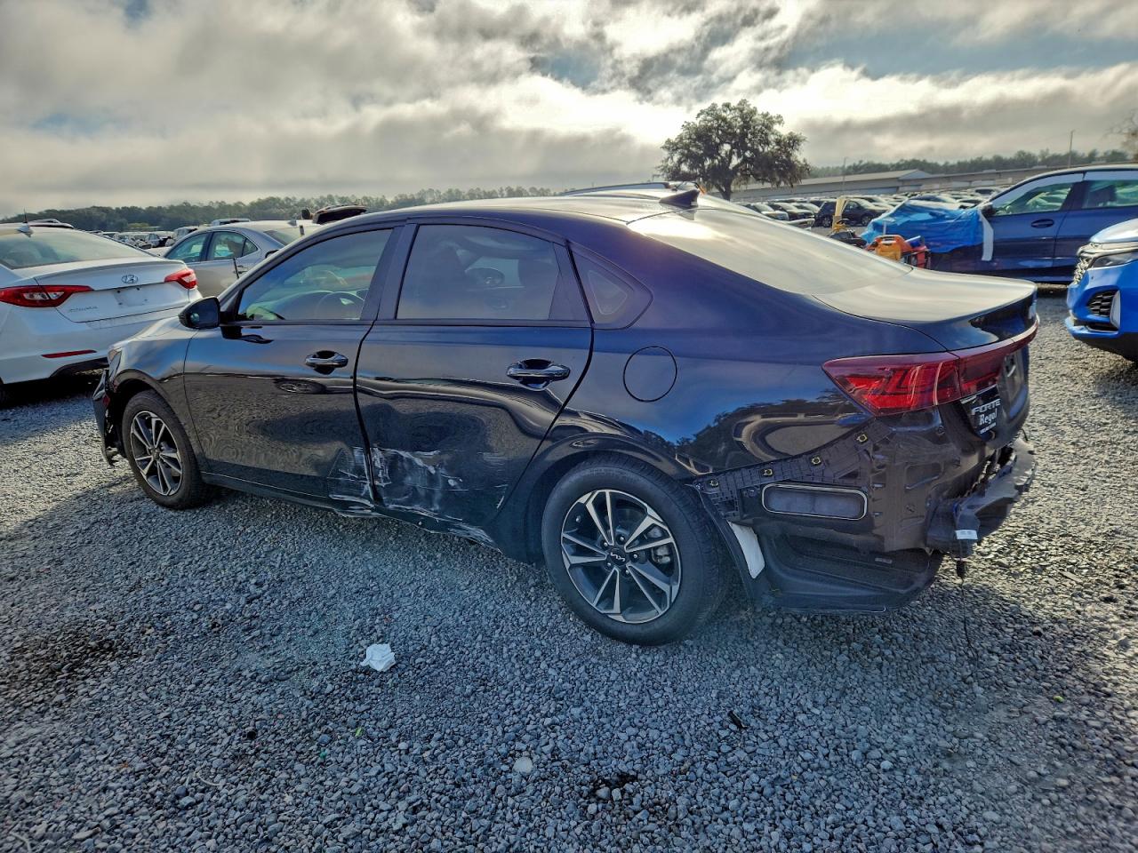 2024 KIA FORTE LX photo 2