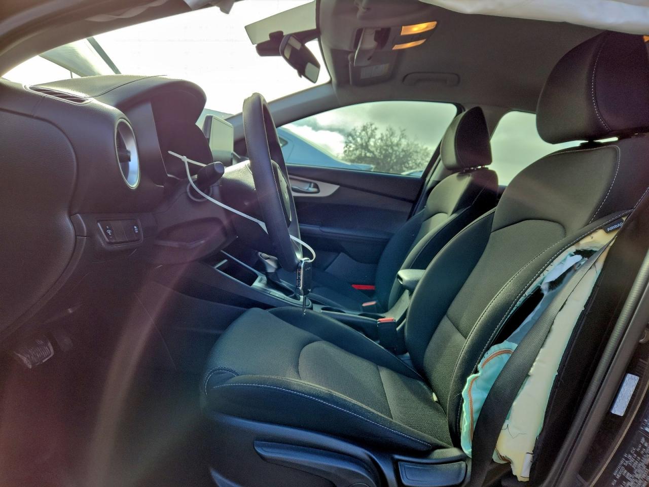 2024 KIA FORTE LX photo 7