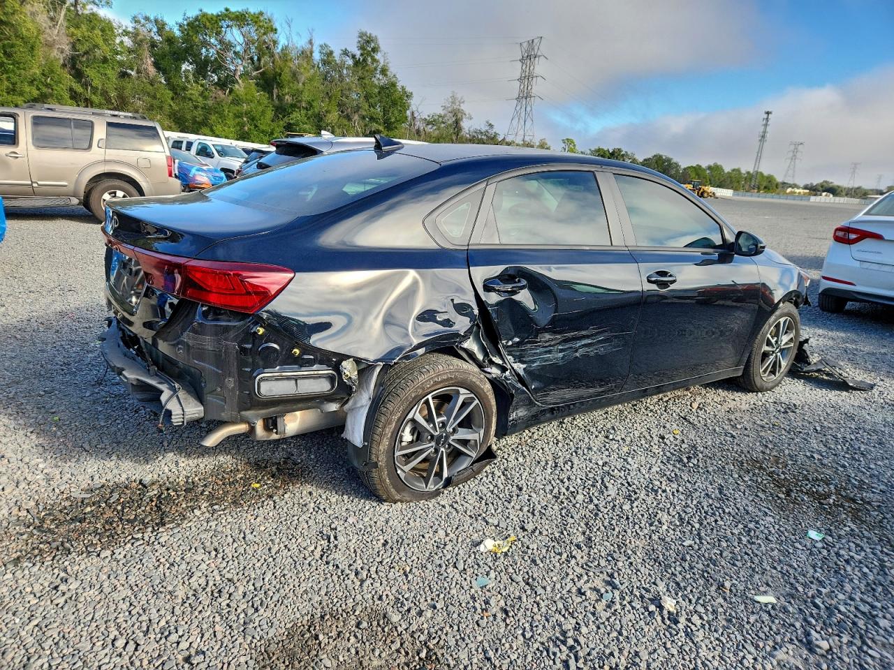2024 KIA FORTE LX photo 3