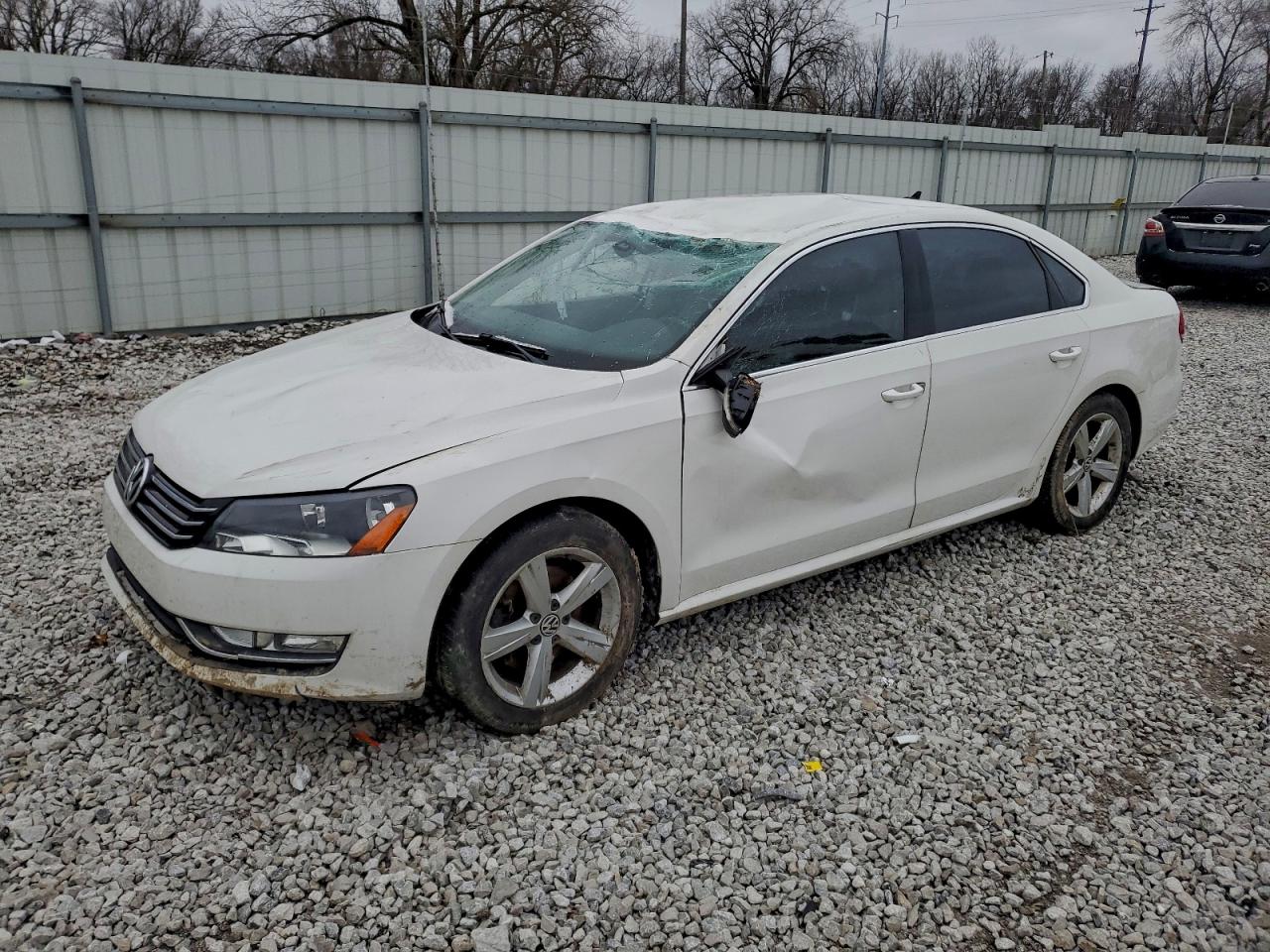 2015 VOLKSWAGEN PASSAT