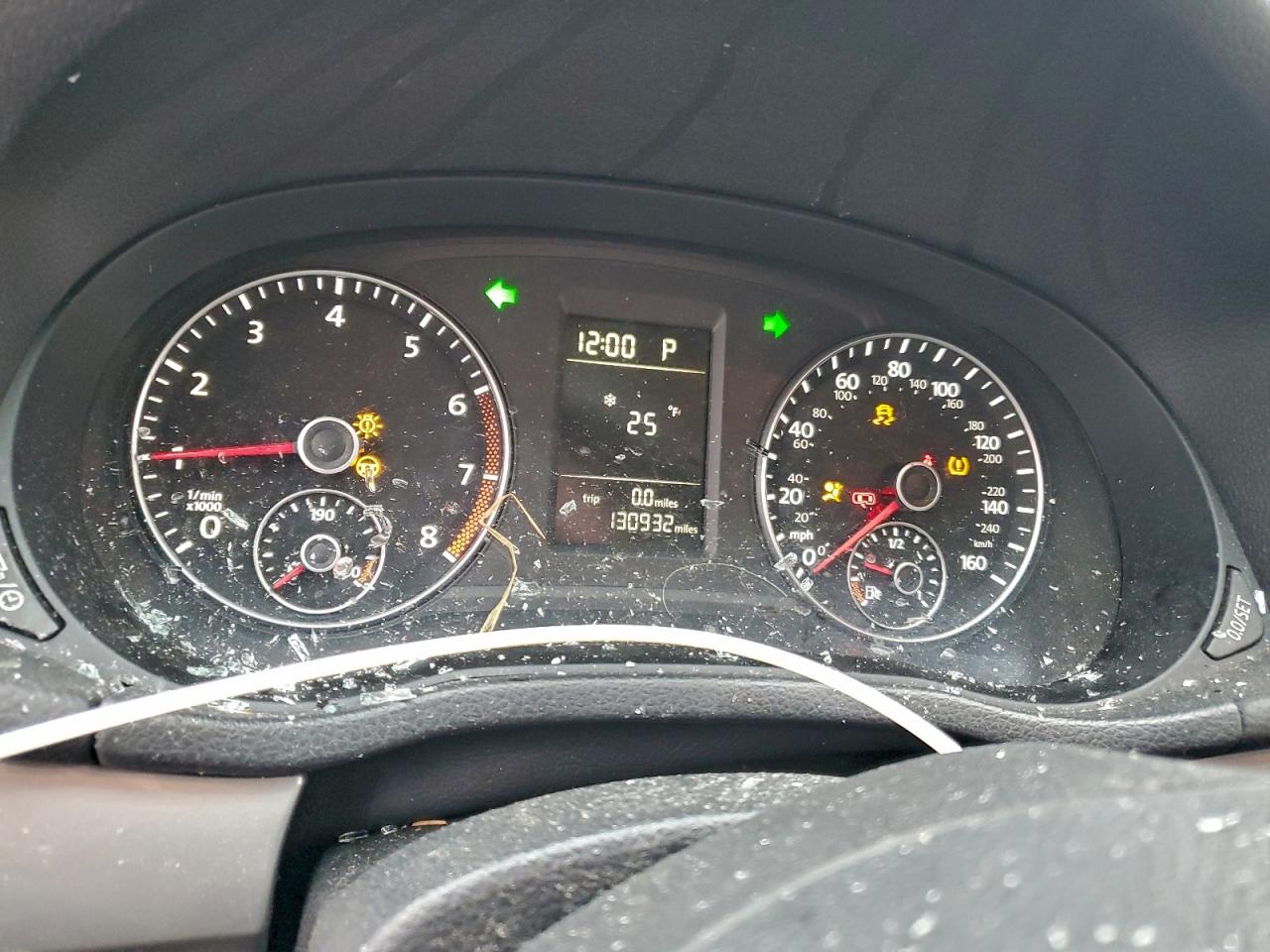 2015 VOLKSWAGEN PASSAT S photo 9